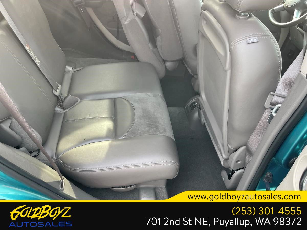 Used 2004 Chrysler PT Cruiser Limited w/ Chrome Accents Group FWD image 24