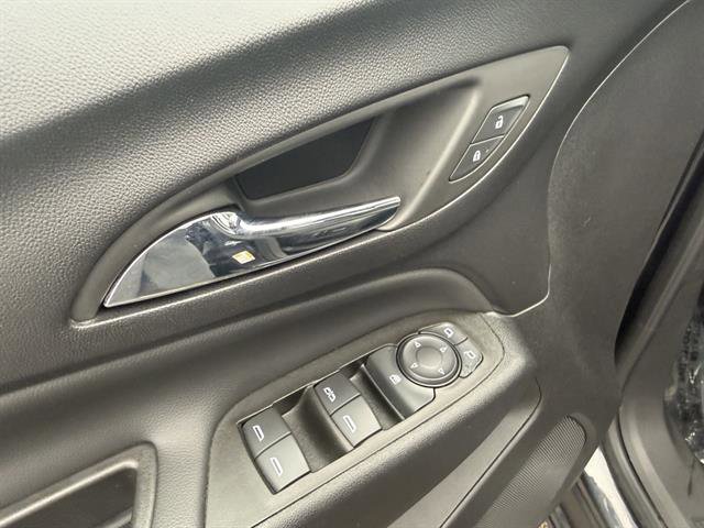 Used 2023 Chevrolet Equinox LT image 31