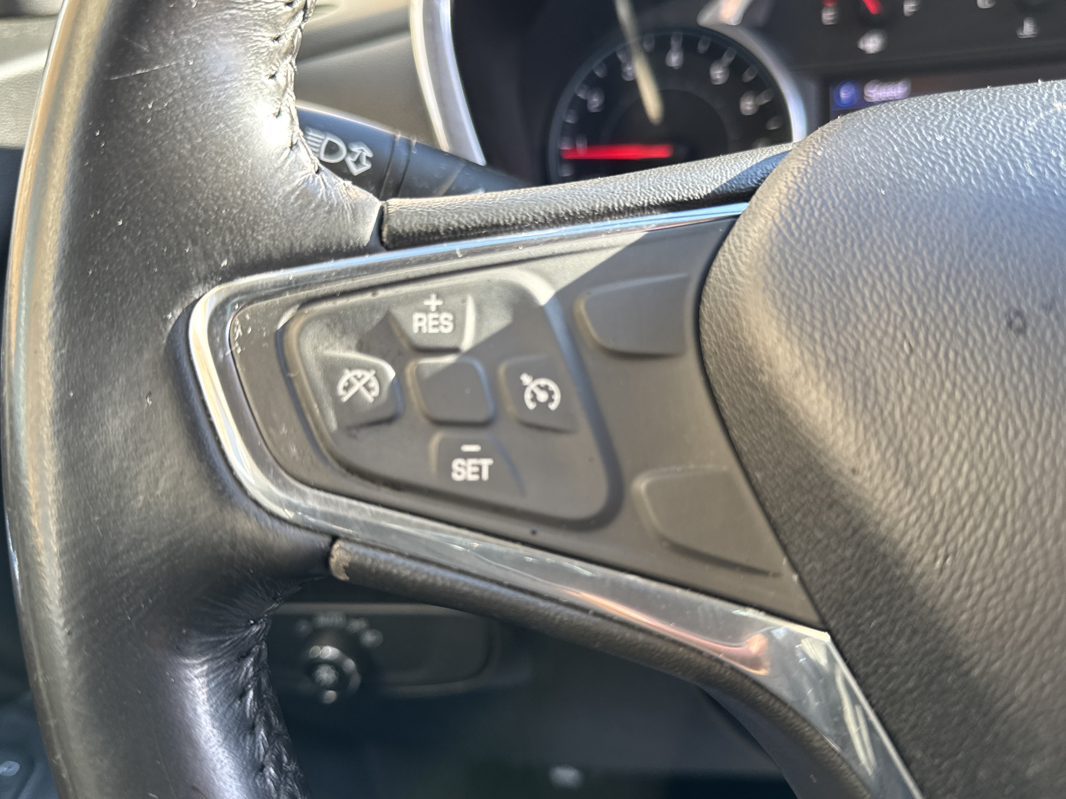 Used 2019 Chevrolet Equinox LT AWD/4WD image 17