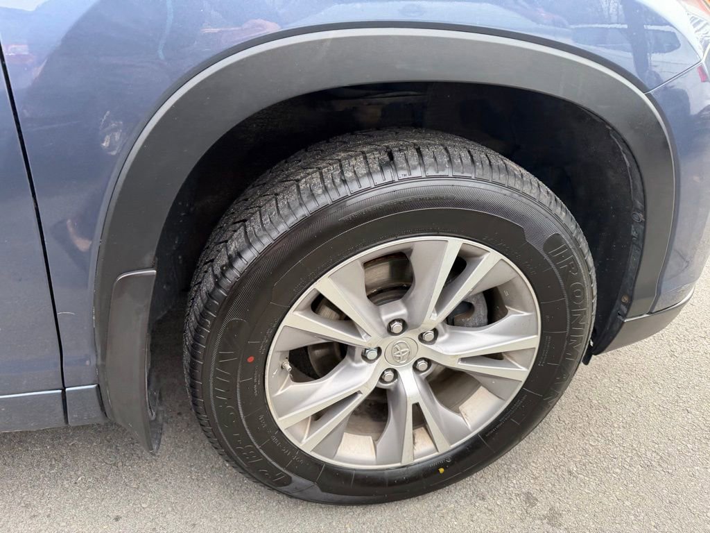 Used 2014 Toyota Highlander Plus image 14