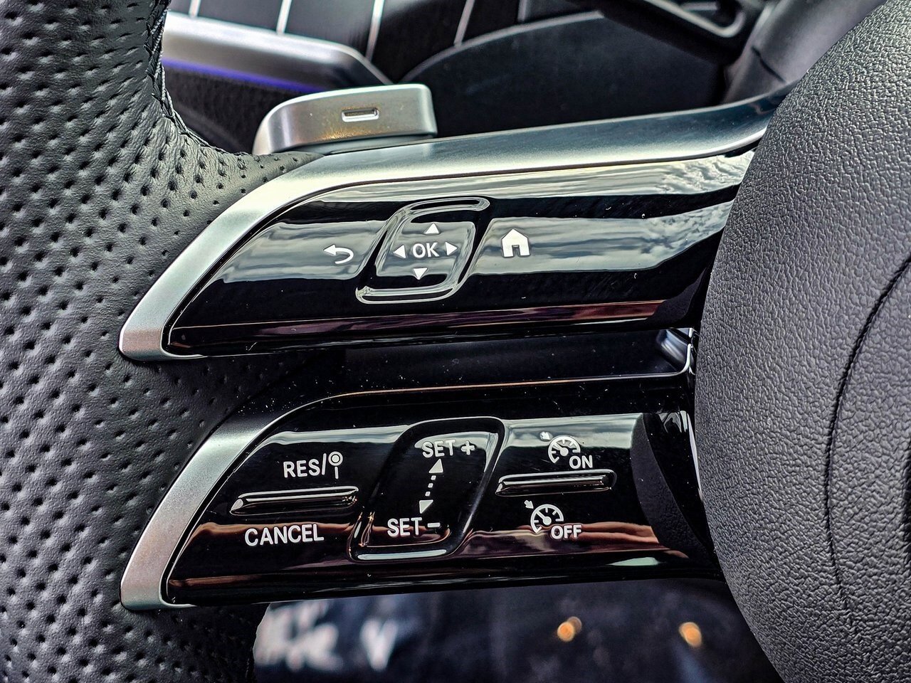 New 2025 Mercedes-Benz C 300 4MATIC Sedan image 22