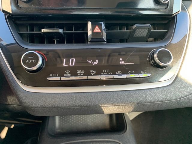 Used 2020 Toyota Corolla LE image 23