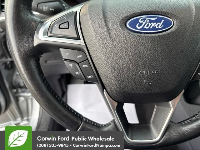 Used 2022 Ford Edge Titanium AWD/4WD image 16