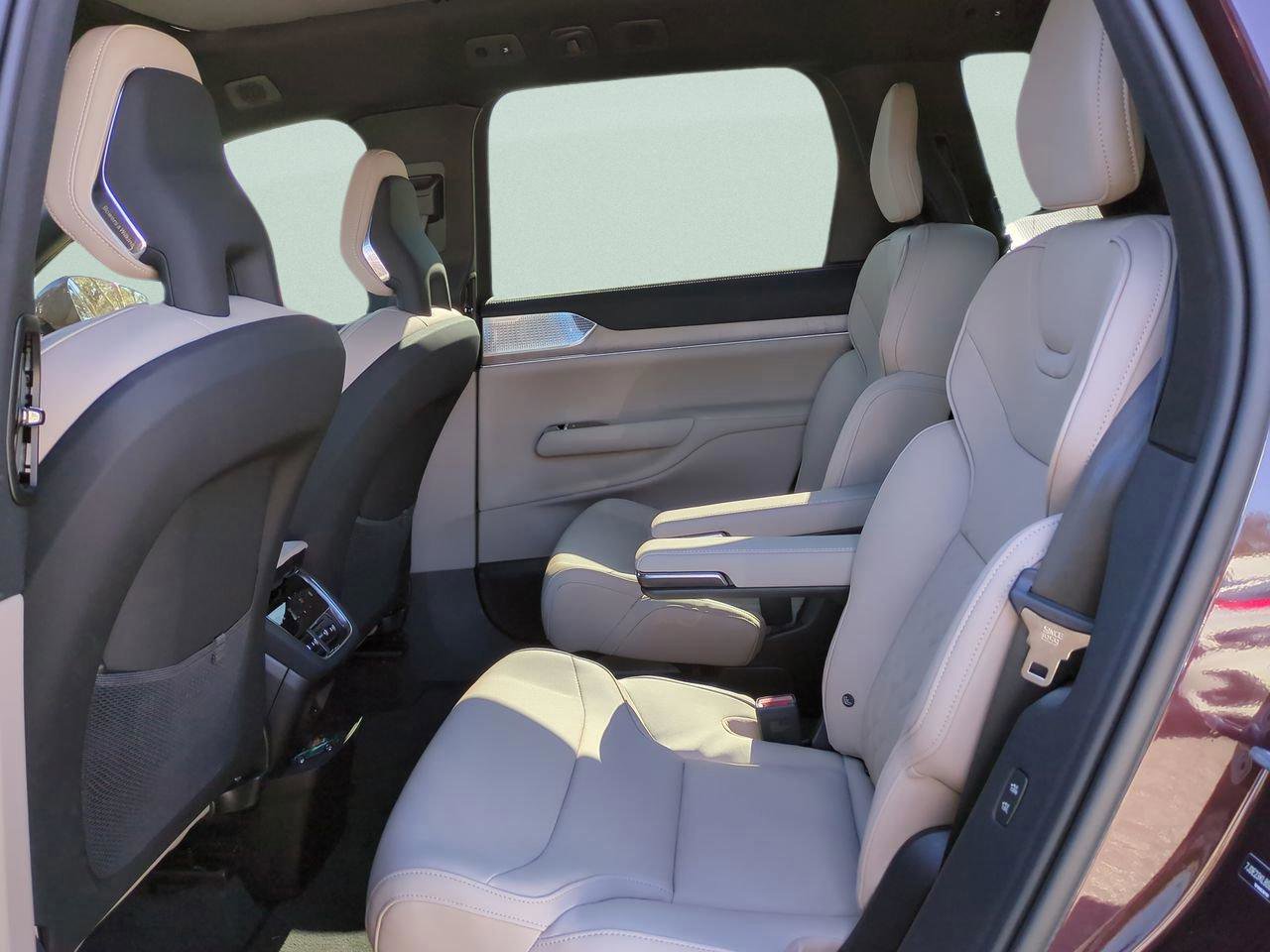 New 2025 Volvo EX90 Ultra AWD/4WD image 10