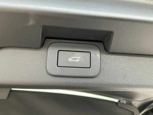 Used 2025 Land Rover Discovery Dynamic SE AWD/4WD image 20