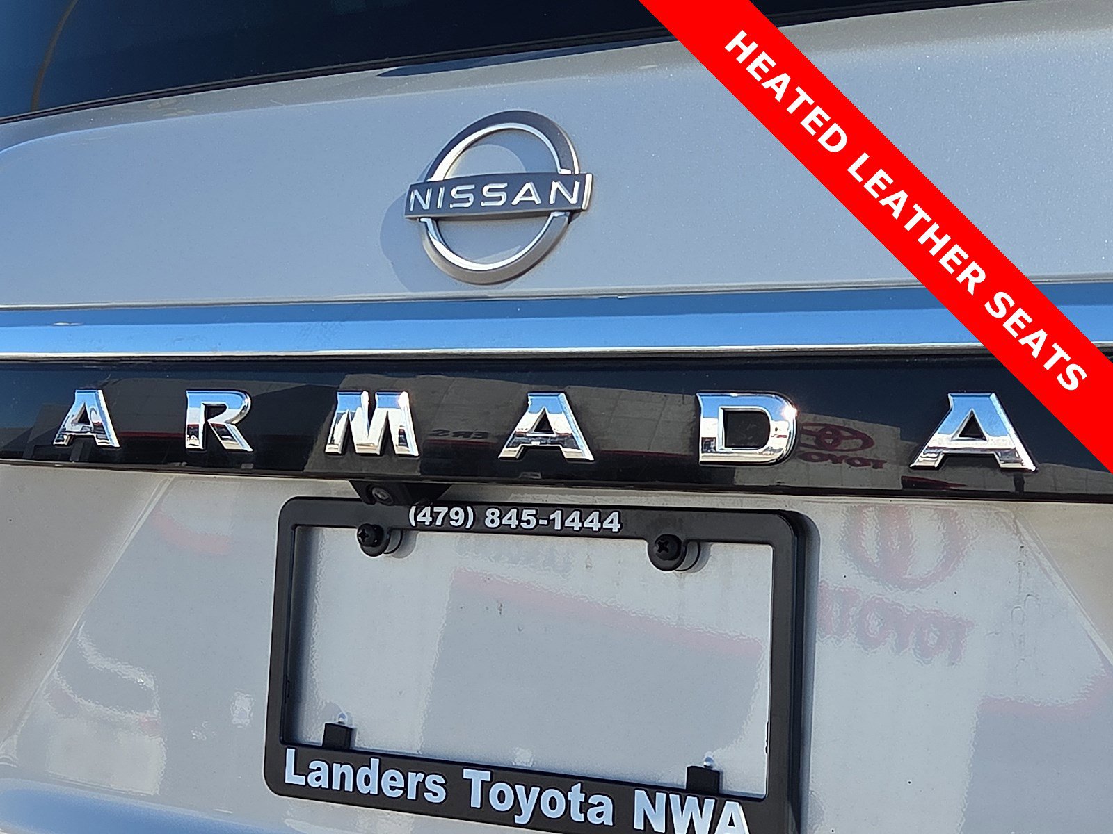 Used 2024 Nissan Armada SV image 8