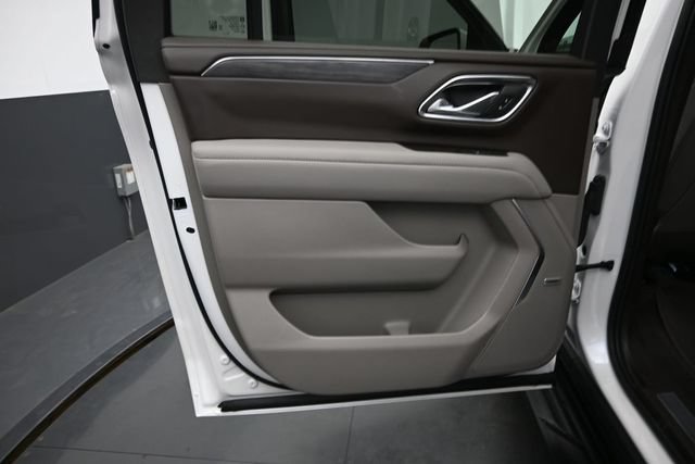 Used 2024 GMC Yukon XL SLT w/ SLT Luxury Package AWD/4WD image 13