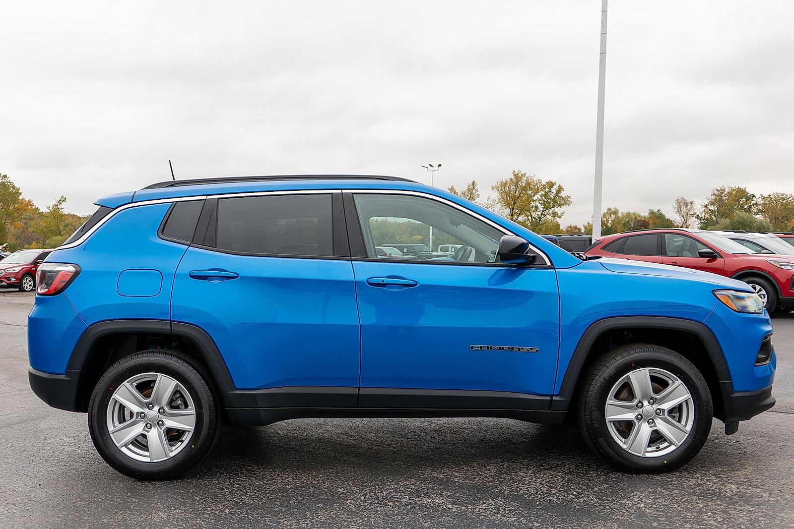 Used 2022 Jeep Compass Latitude AWD/4WD image 5