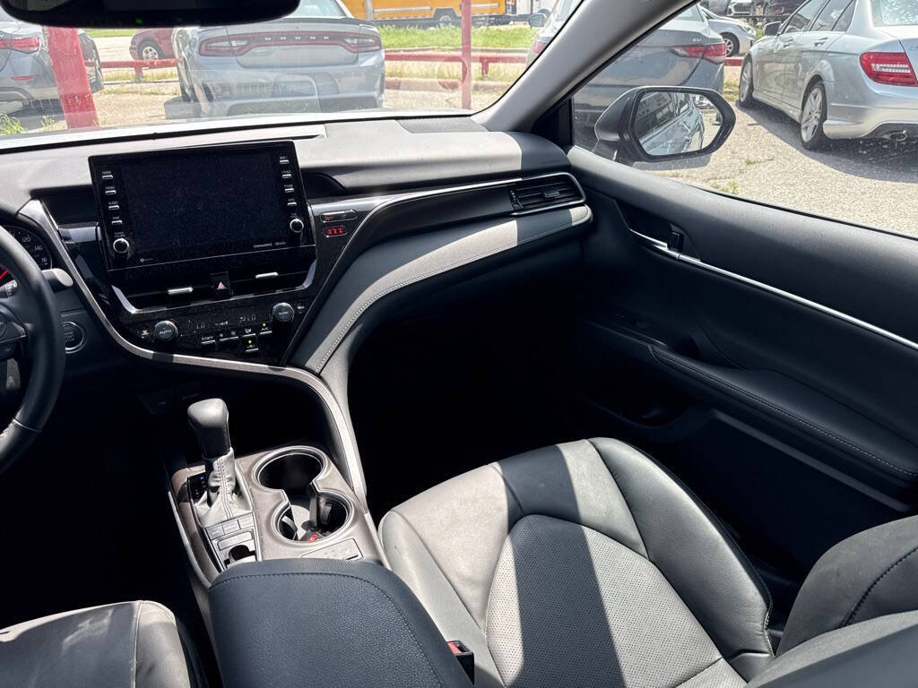 Used 2024 Toyota Camry XSE FWD image 25