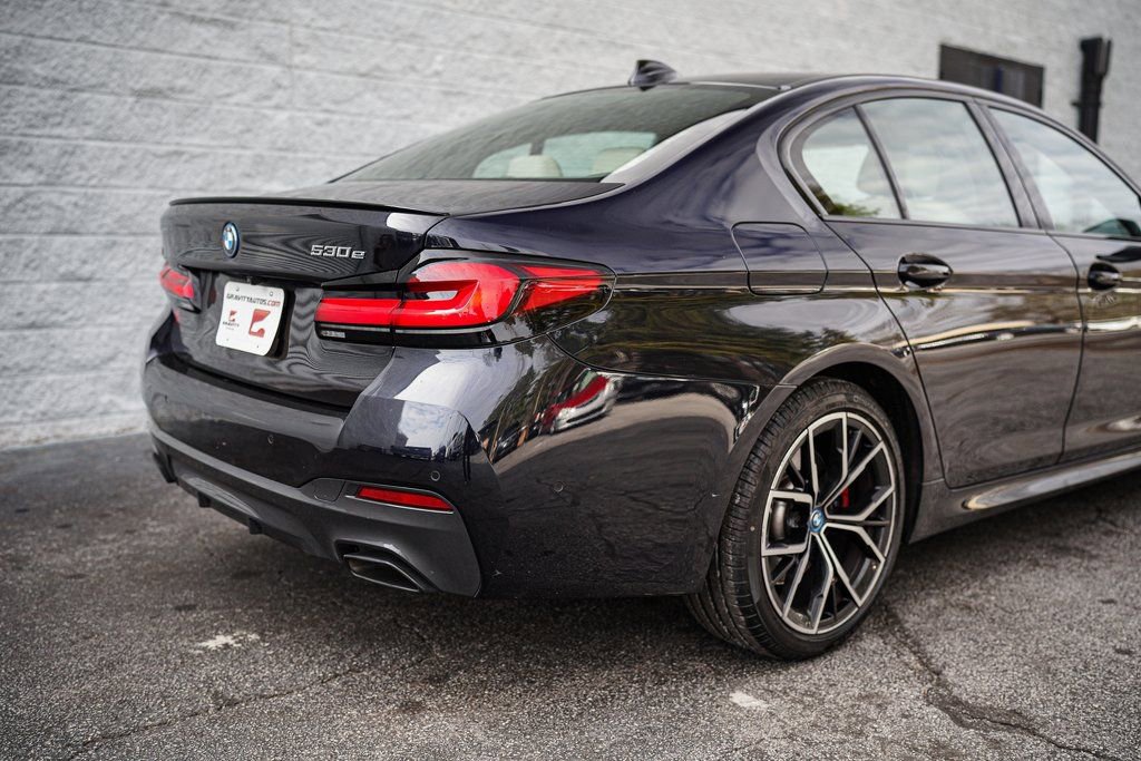Used 2023 BMW 530e w/ M Sport Package image 15