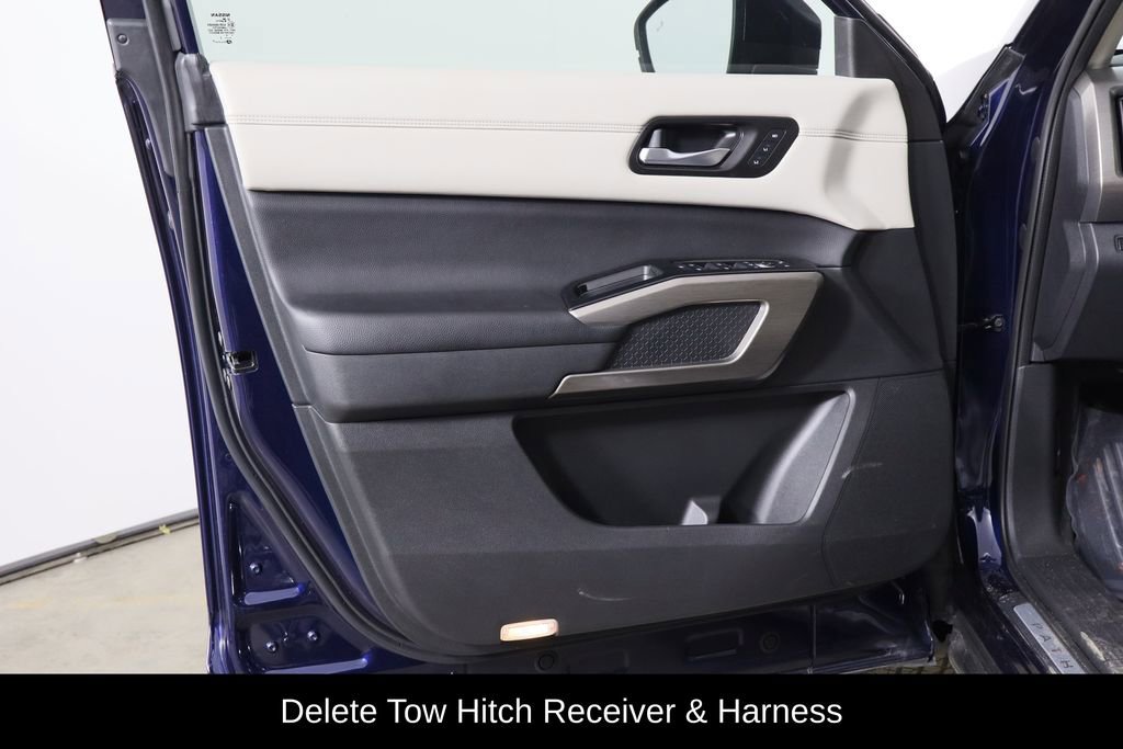 Used 2022 Nissan Pathfinder Platinum w/ Cargo Package image 22