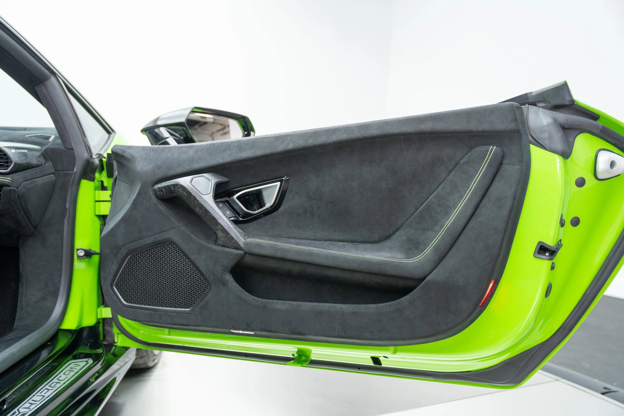 Used 2019 Lamborghini Huracan Performante image 33