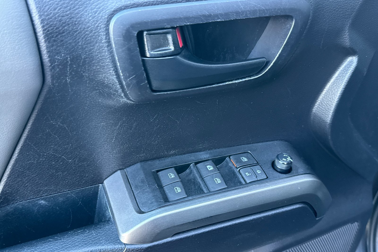 Used 2020 Toyota Tacoma SR5 RWD image 10
