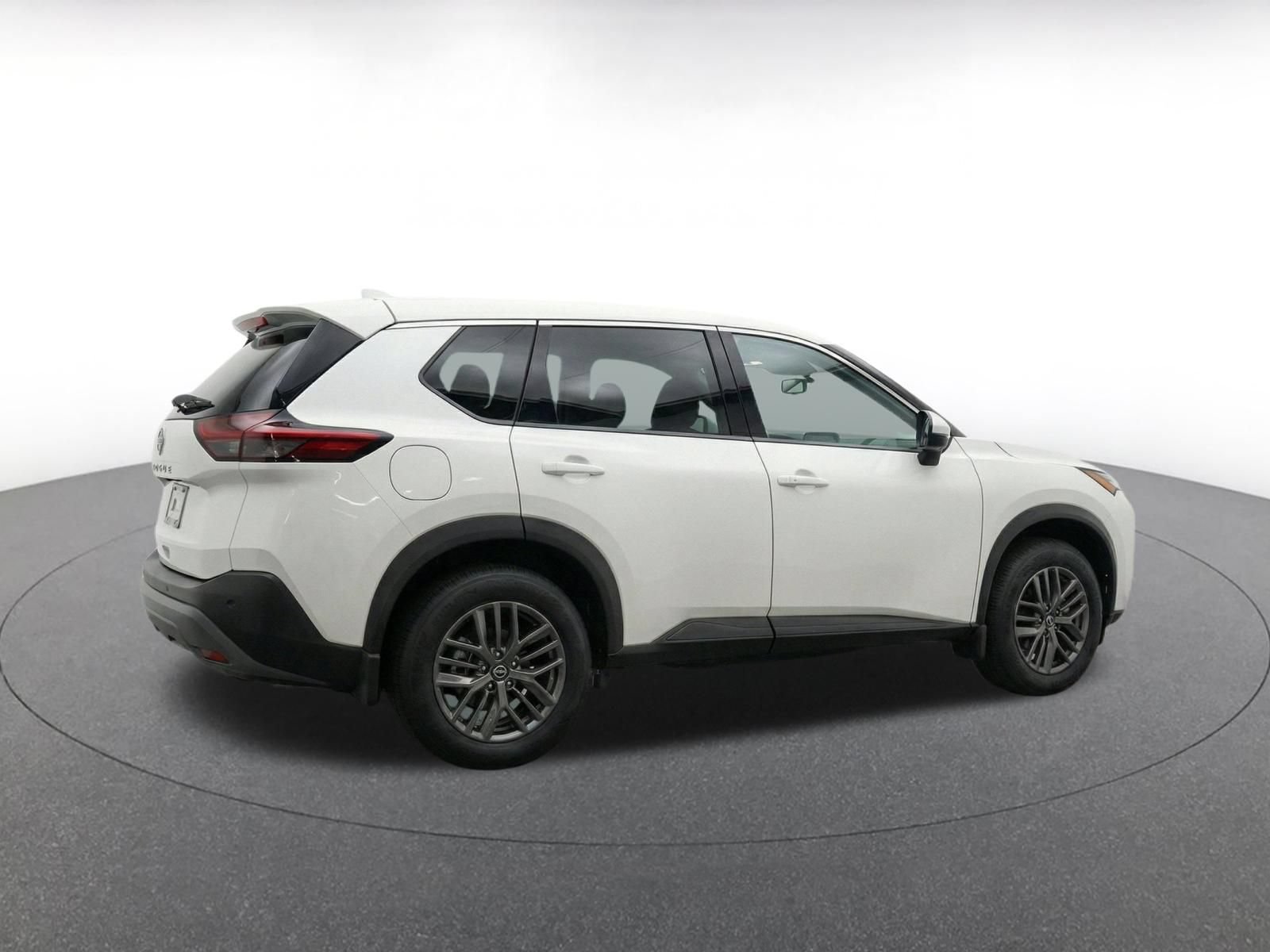 Used 2026 Nissan Rogue SV AWD/4WD image 12