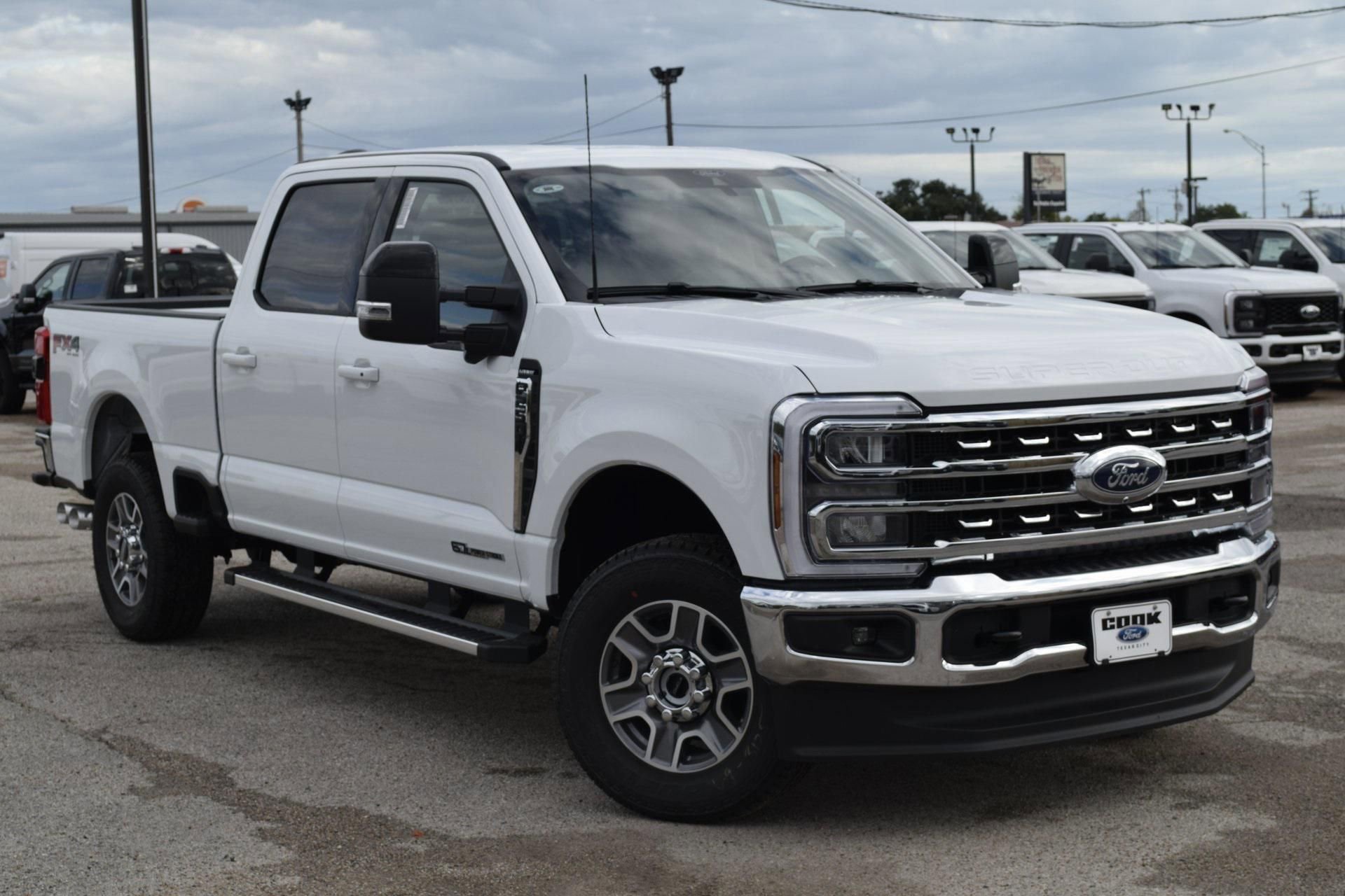 New 2026 Ford F250 Lariat w/ FX4 Off-Road Package image 3