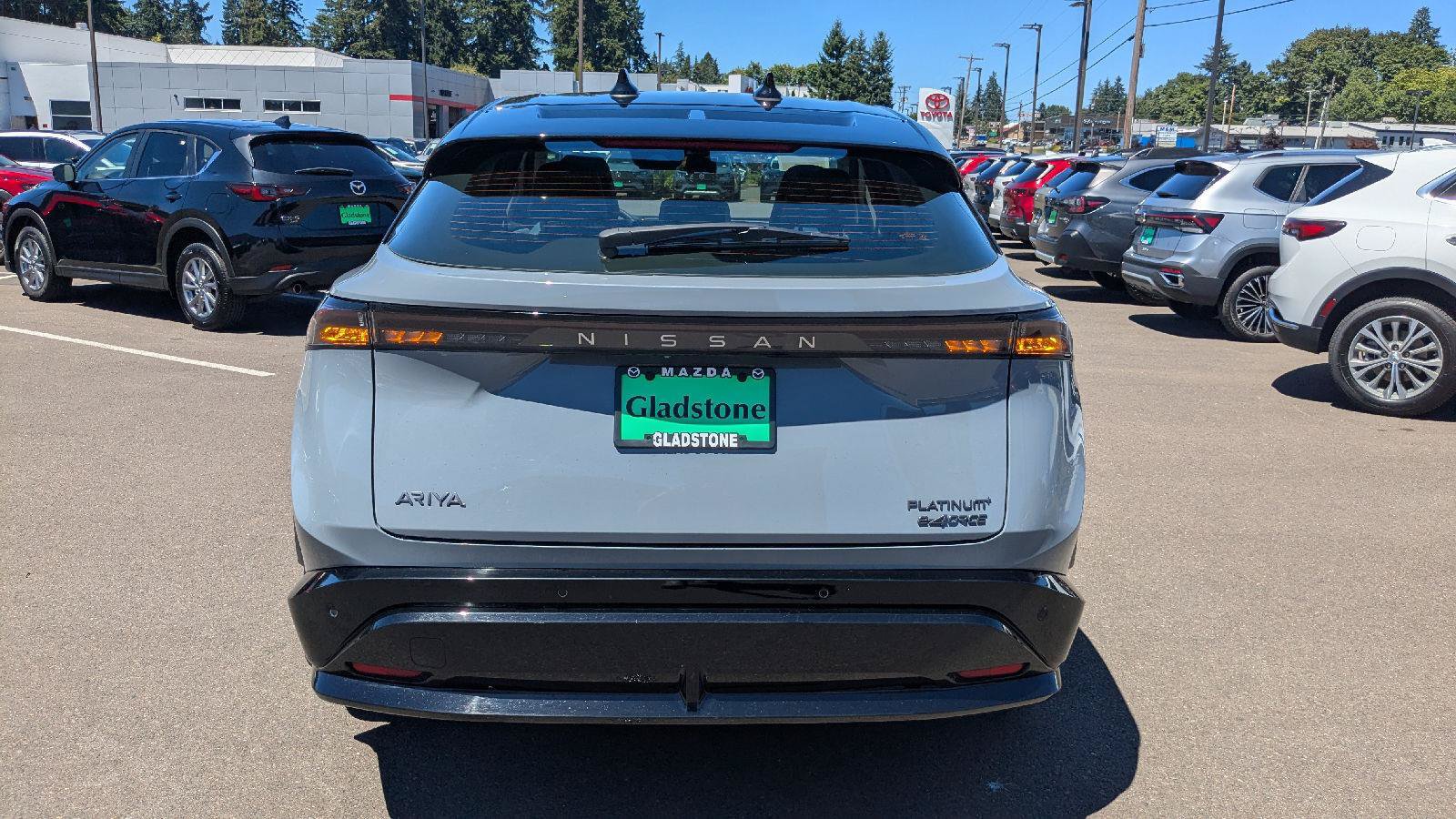 Used 2023 Nissan Ariya AWD/4WD image 5
