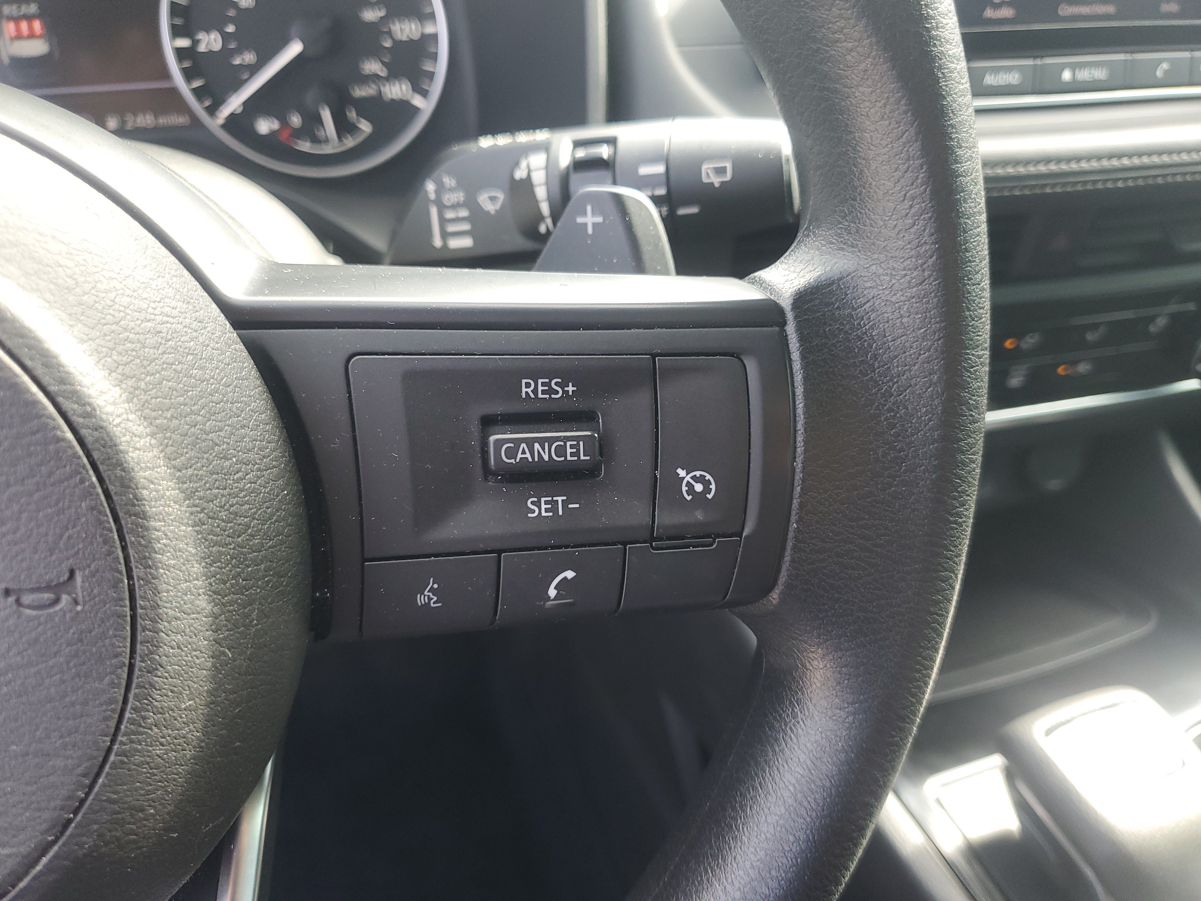 Used 2024 Nissan Rogue S AWD/4WD image 17