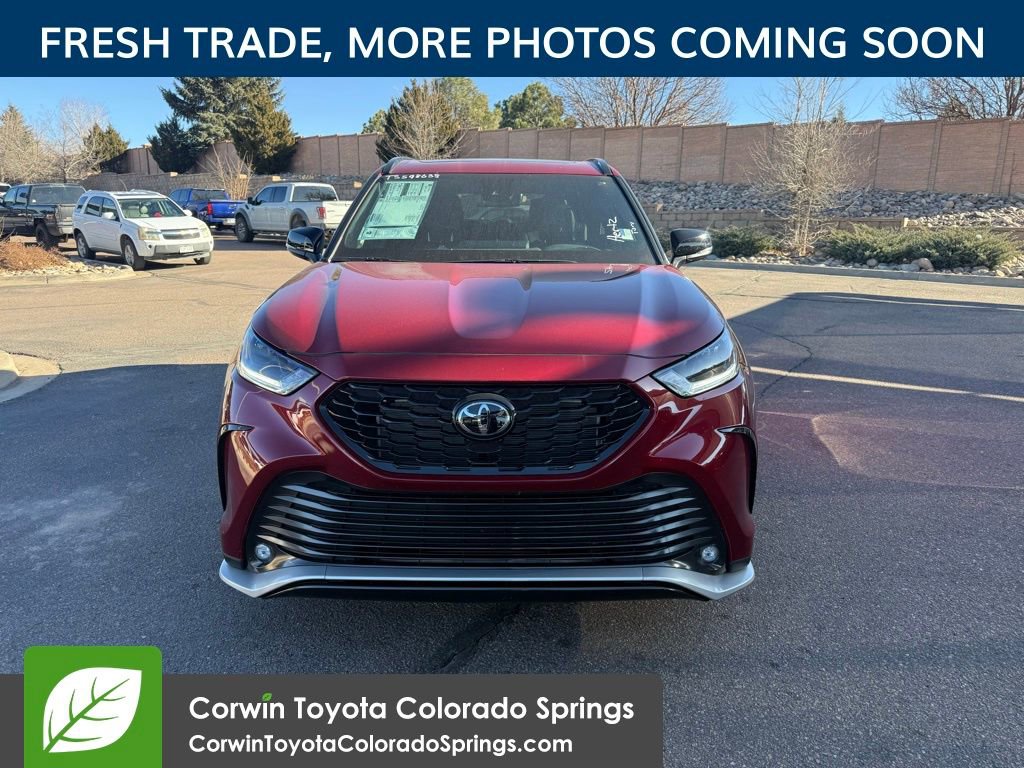 Used 2026 Toyota Highlander XSE image 2