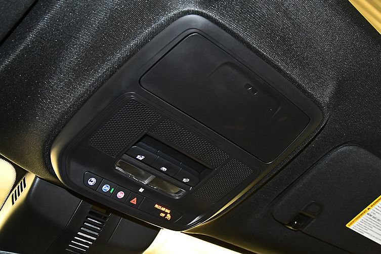 New 2027 Chevrolet Traverse Z71 w/ LPO, Floor Liner Package AWD/4WD image 24