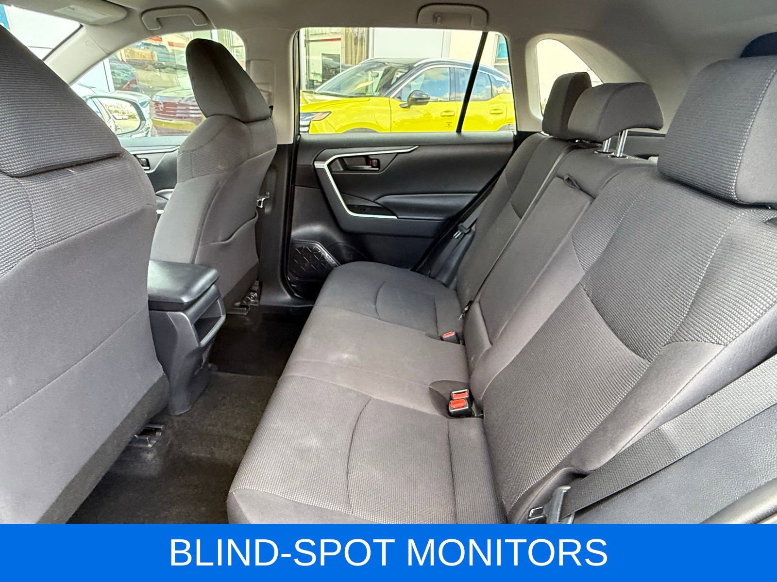 Used 2019 Toyota RAV4 LE AWD/4WD image 15
