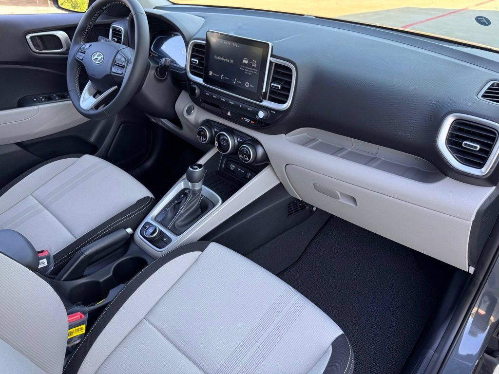 New 2026 Hyundai Venue SEL FWD image 16