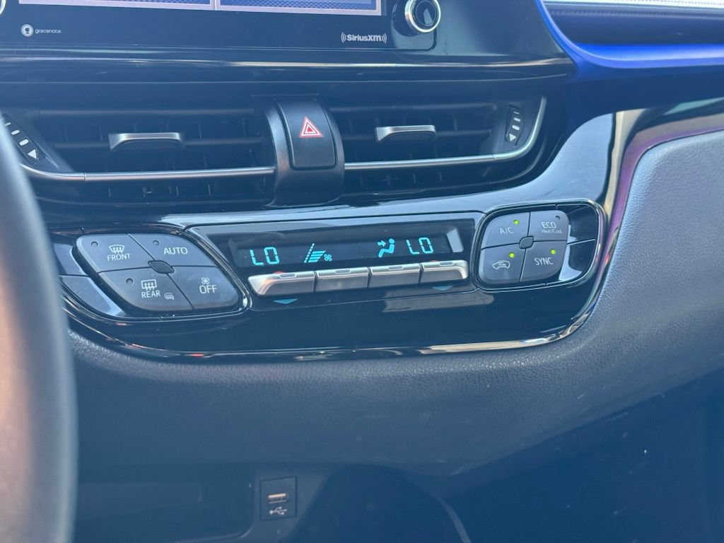 Used 2020 Toyota C-HR XLE FWD image 15