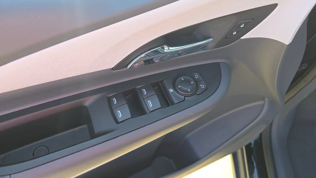 Used 2020 Chevrolet Bolt LT FWD image 23