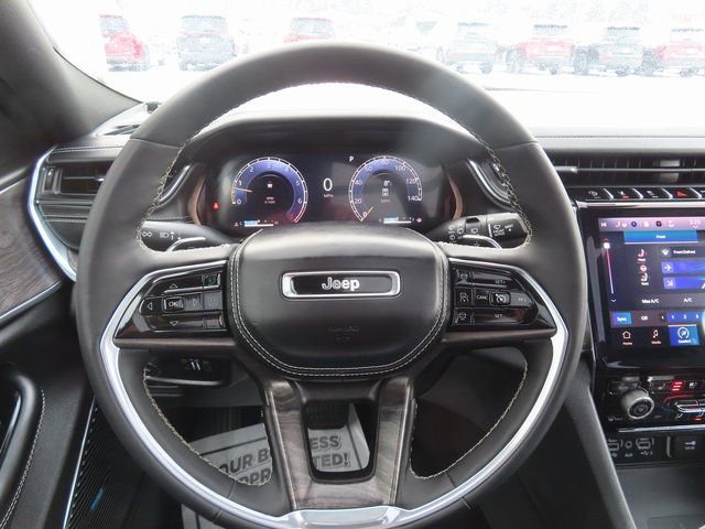 Used 2024 Jeep Grand Cherokee Overland w/ Luxury Tech Group IV image 36