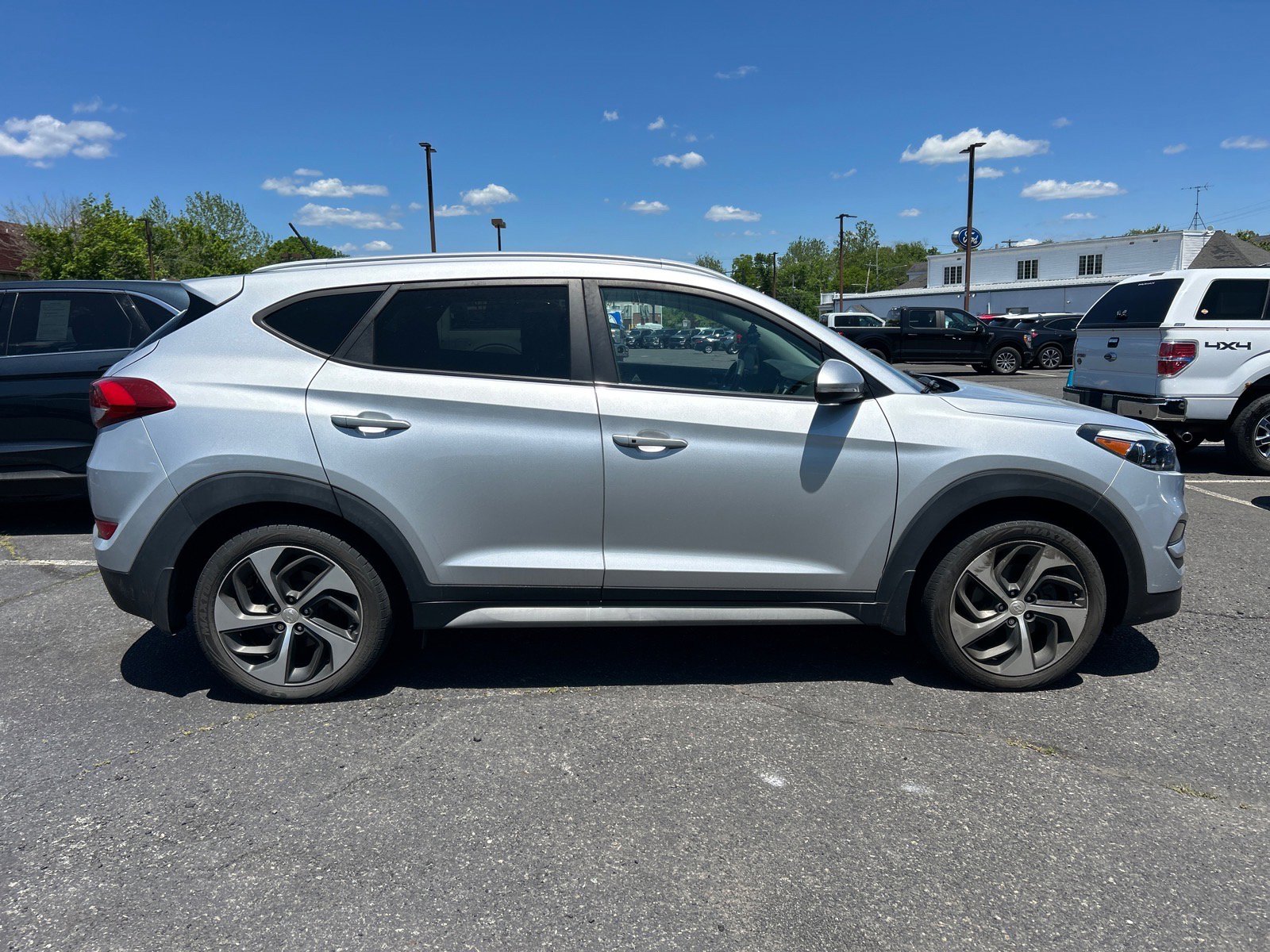 Used 2017 Hyundai Tucson Sport w/ Cargo Package AWD/4WD image 4