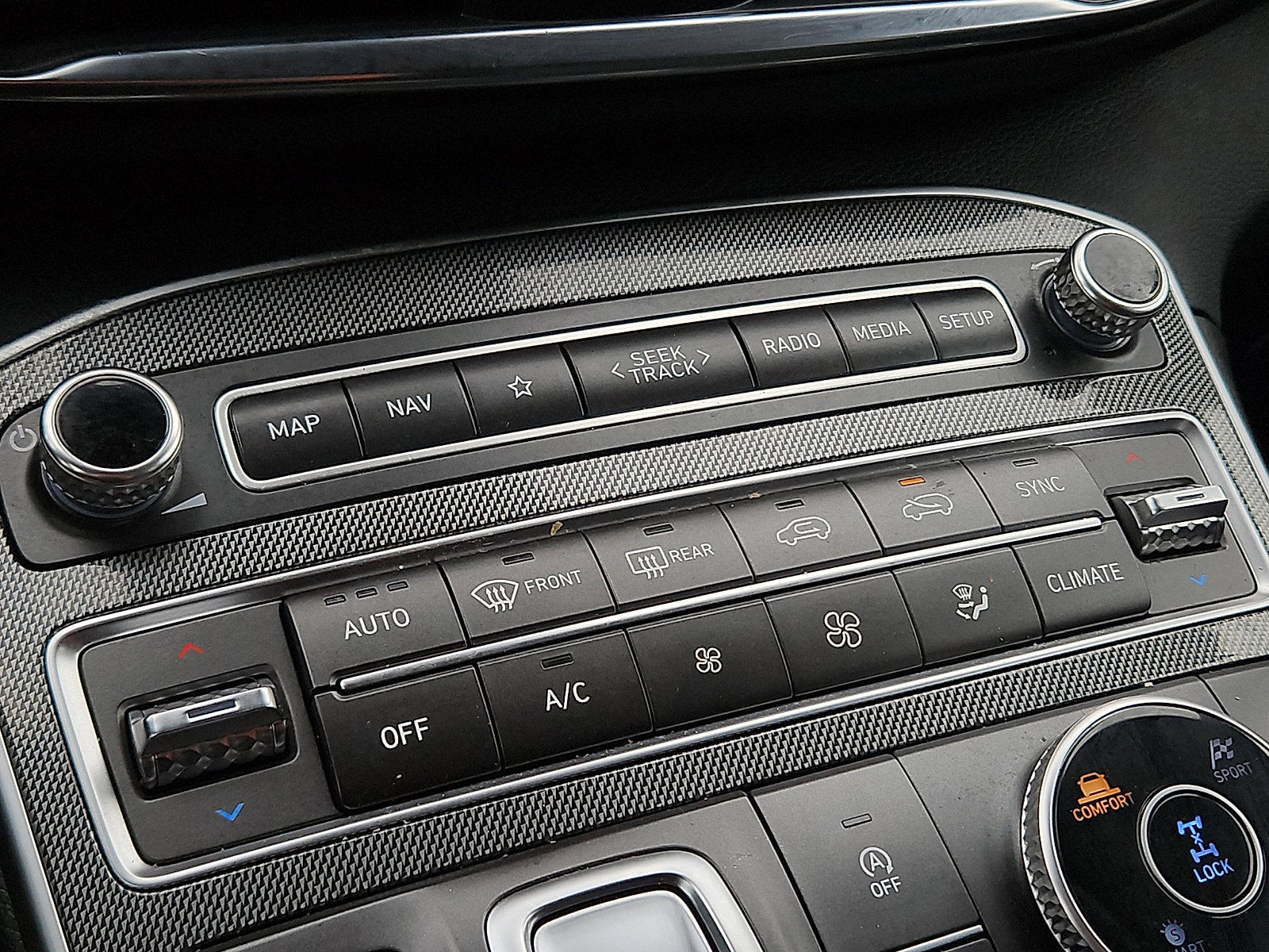 Used 2023 Hyundai Santa Fe SEL image 15