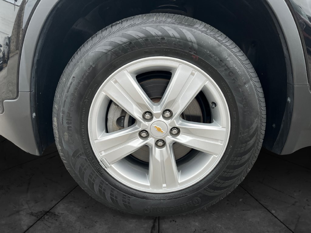 Used 2019 Chevrolet Trax LT w/ LT Convenience Package AWD/4WD image 14