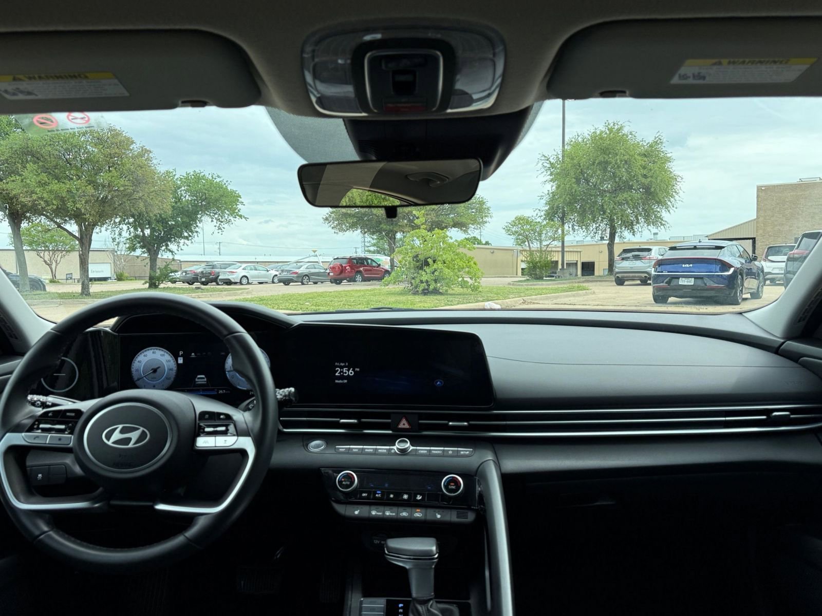 Used 2025 Hyundai Elantra SEL image 35