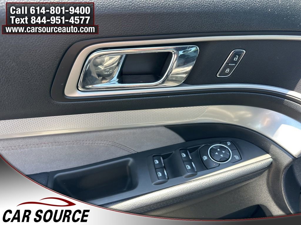 Used 2017 Ford Explorer XLT w/ Equipment Group 202A AWD/4WD image 11
