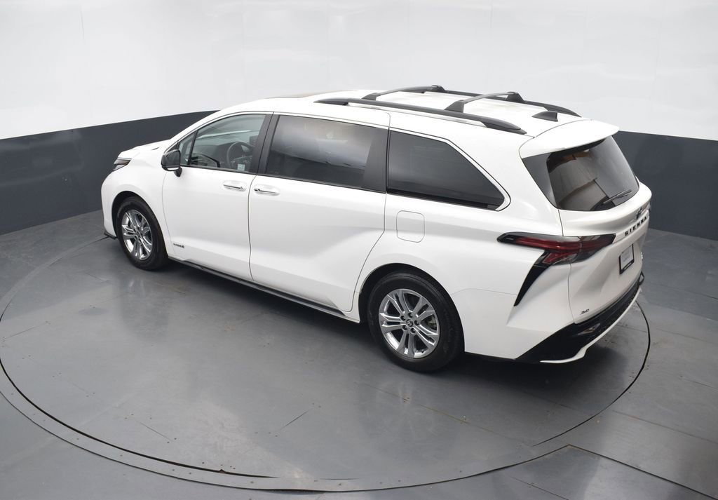 Used 2021 Toyota Sienna XSE w/ XSE Plus Package AWD/4WD image 47