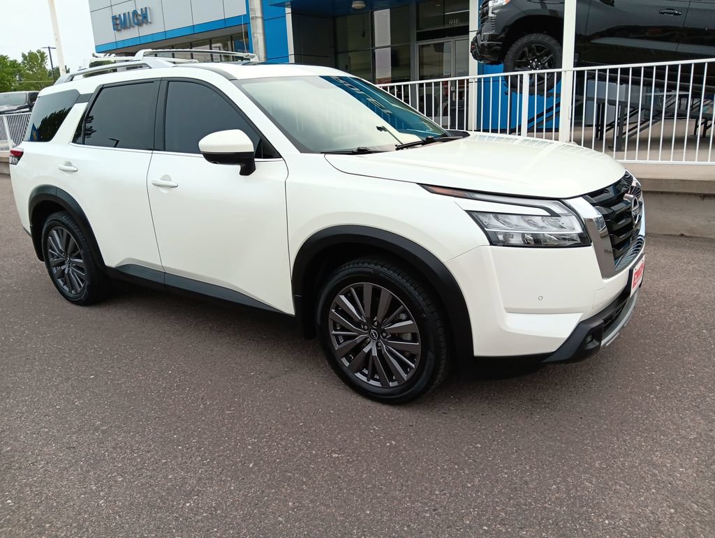 Used 2023 Nissan Pathfinder SL w/ SL Premium Package AWD/4WD image 7
