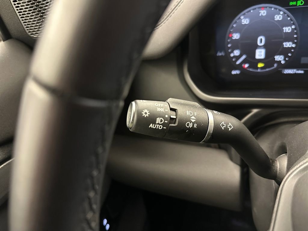 Used 2024 Land Rover Defender 110 X-Dynamic SE image 21
