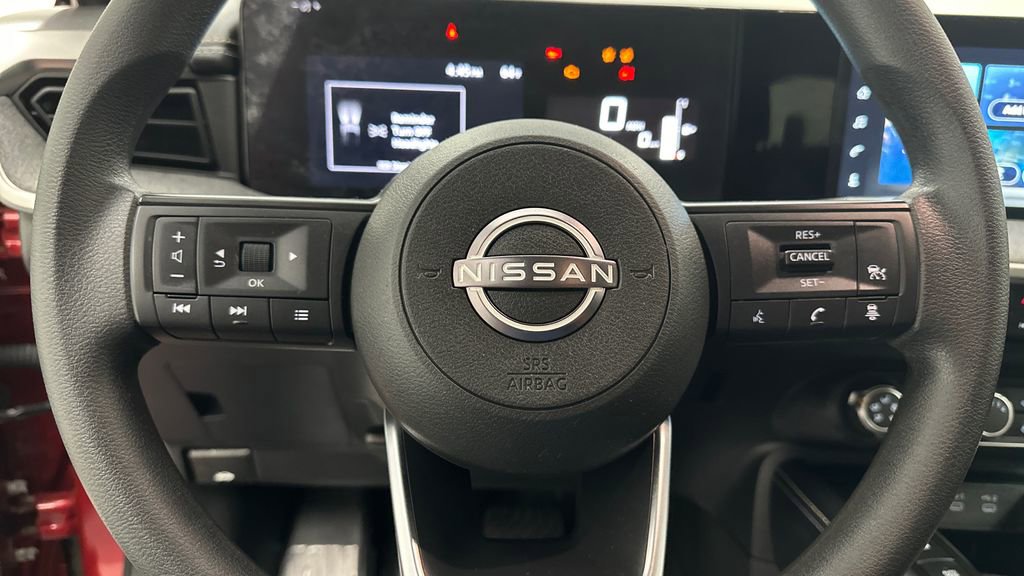 Used 2025 Nissan Kicks SV AWD/4WD image 15