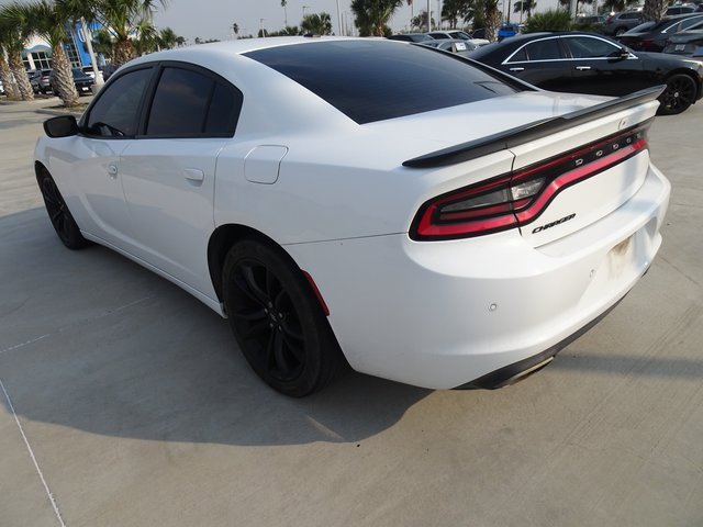 Used 2018 Dodge Charger SXT w/ Blacktop Package image 6