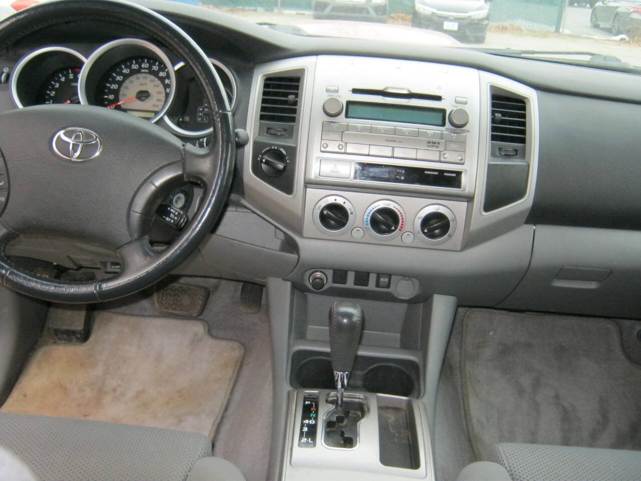 Used 2010 Toyota Tacoma 4x4 Double Cab V6 image 12
