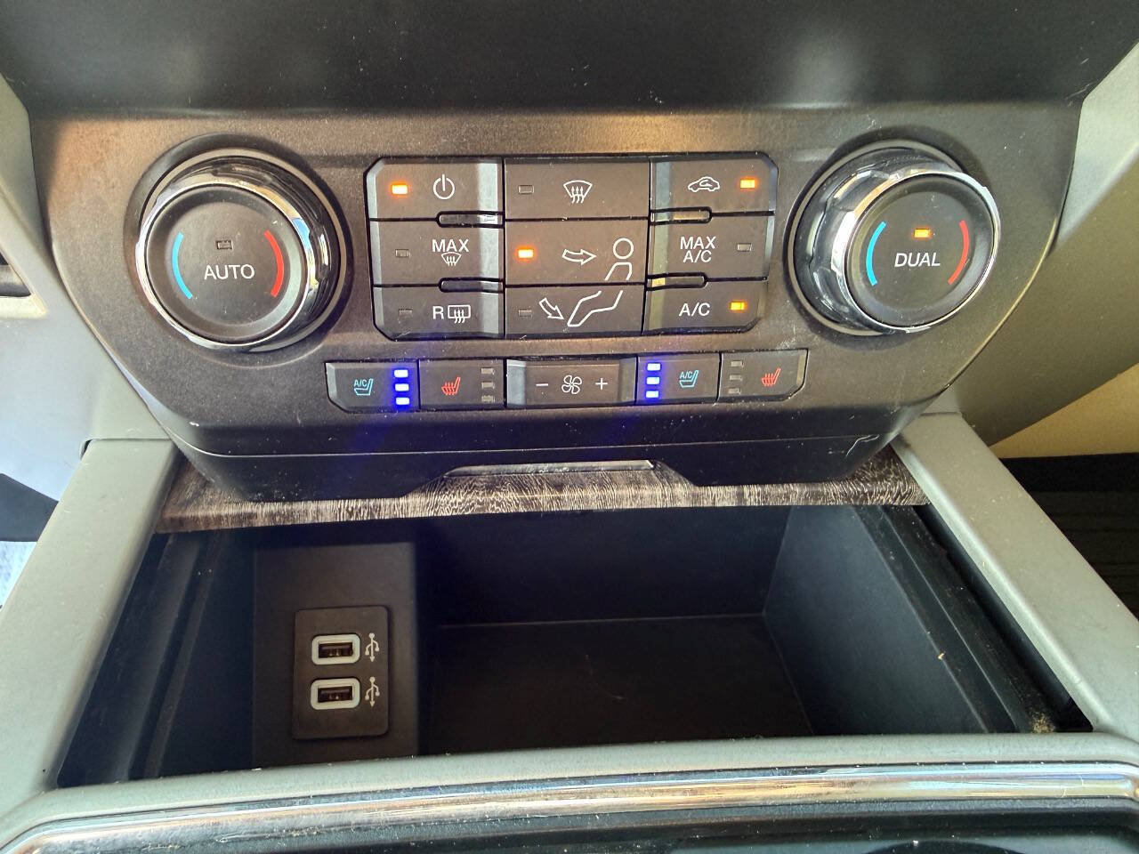 Used 2019 Ford F250 Lariat w/ Lariat Ultimate Package AWD/4WD image 36