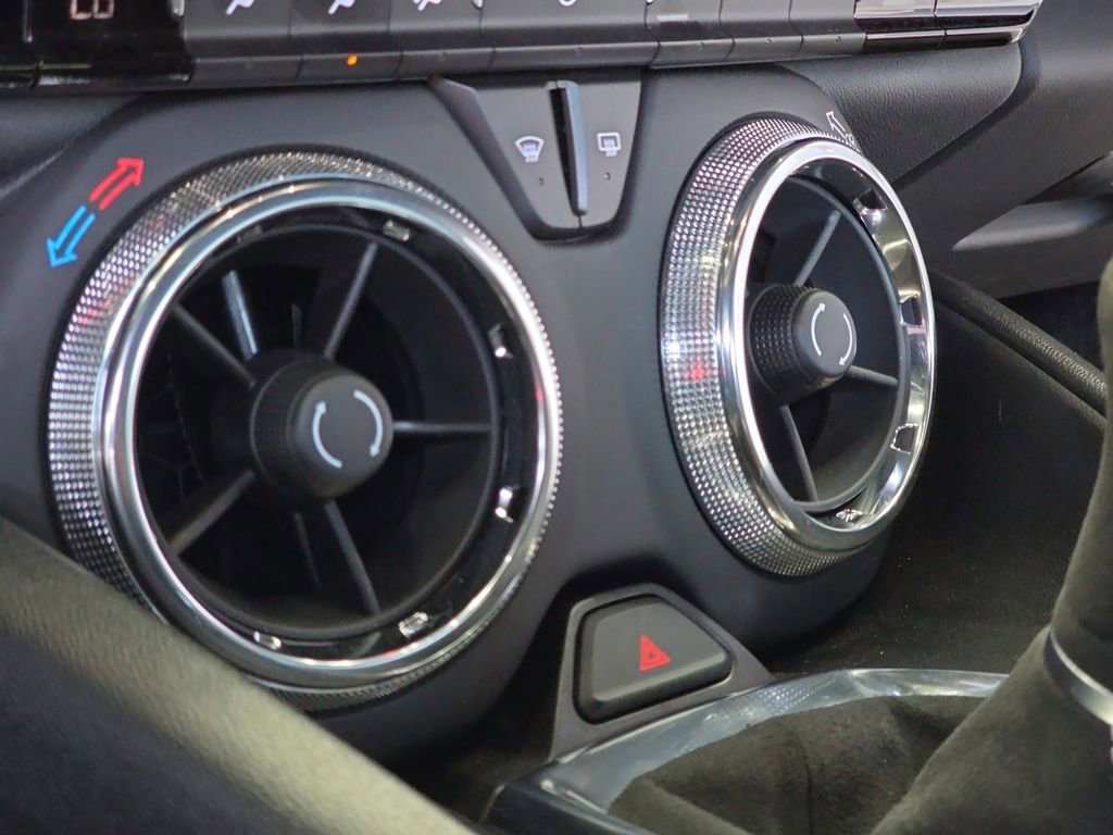 Used 2018 Chevrolet Camaro SS RWD image 39