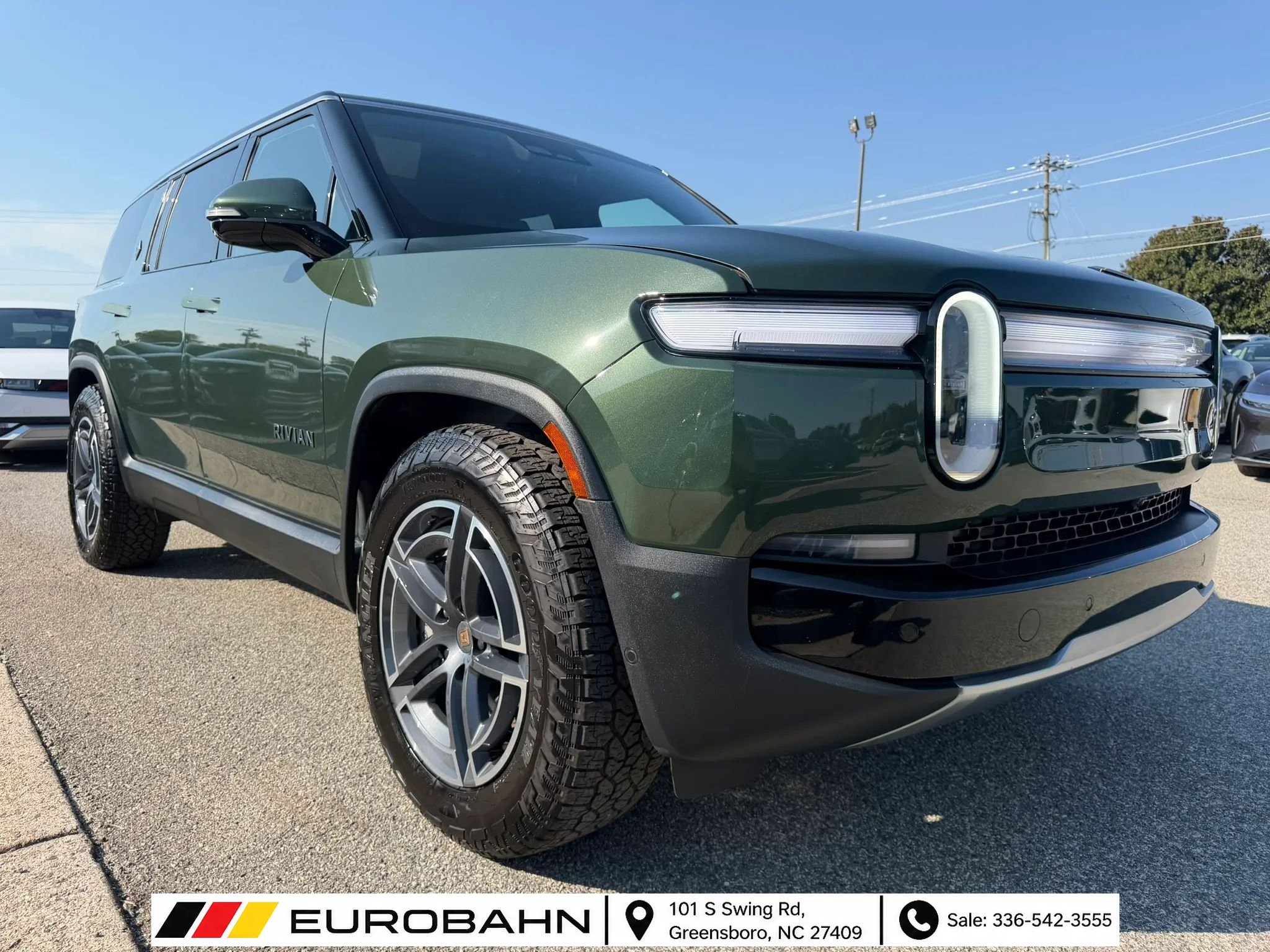 Used 2025 Rivian R1S Adventure Dual AWD/4WD image 27