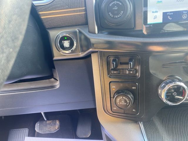 Used 2022 Ford F150 Platinum w/ Trailer Tow Package image 14