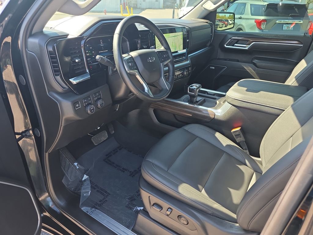 Used 2025 Chevrolet Silverado 1500 RST image 11
