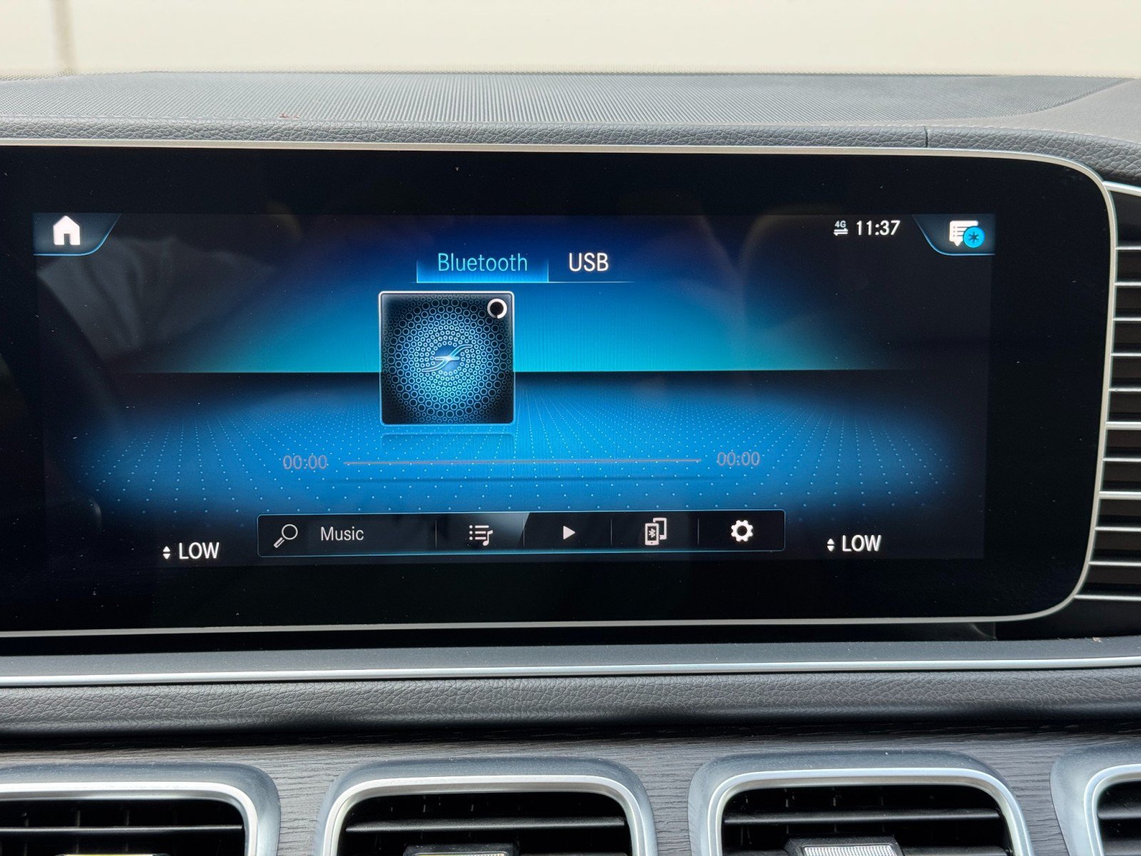 Used 2023 Mercedes-Benz GLS 450 4MATIC image 31