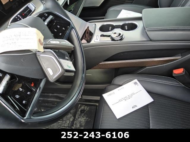 Used 2026 Cadillac Vistiq Sport w/ LPO, Floor Liner Package AWD/4WD image 11