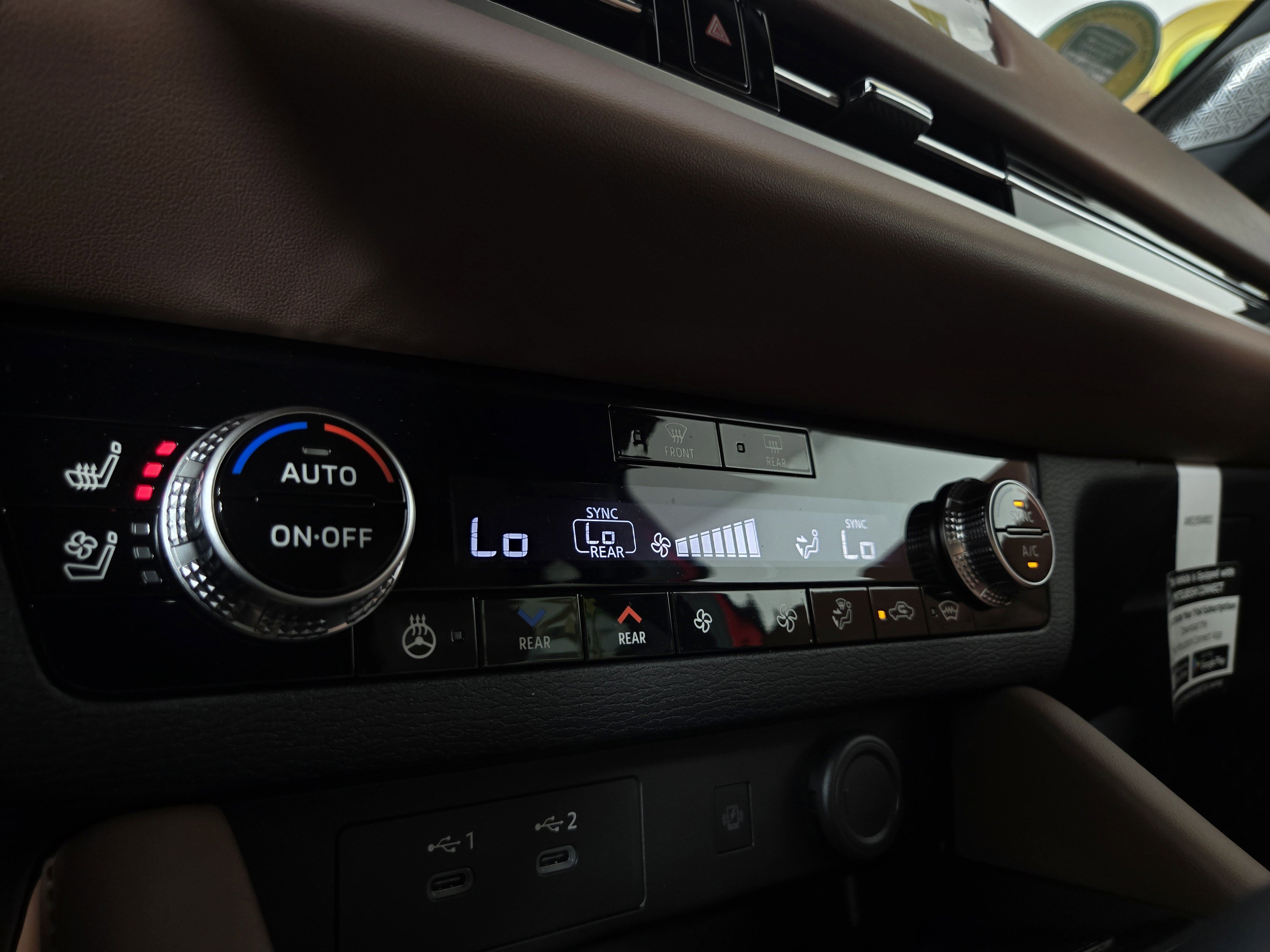 New 2025 Mitsubishi Outlander SEL image 27