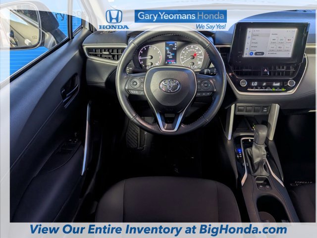 Used 2023 Toyota Corolla Cross LE AWD/4WD image 16