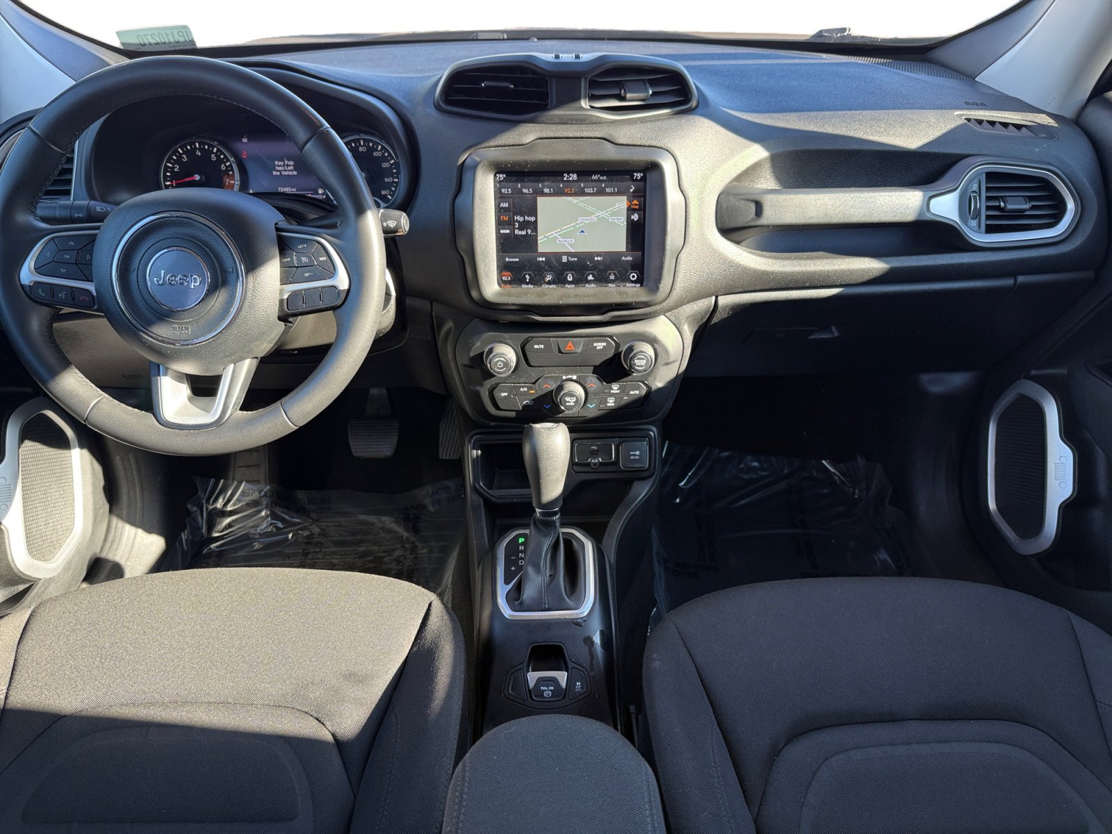 Used 2018 Jeep Renegade Latitude w/ UConnect 8.4 Nav Group image 10