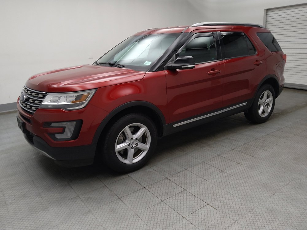 Used 2017 Ford Explorer XLT AWD/4WD image 2